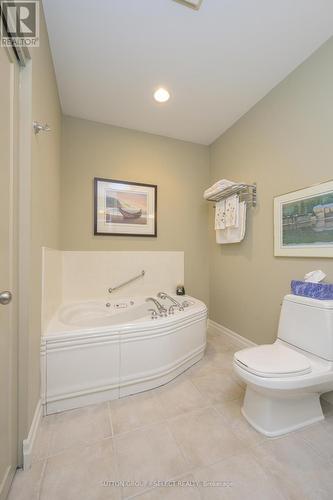 110 - 25 Becher Street, London, ON - Indoor Photo Showing Bathroom