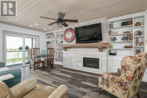 163 Maud Street, Central Elgin (Port Stanley), ON - Indoor Photo Showing Living Room With Fireplace