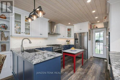 163 Maud Street, Central Elgin (Port Stanley), ON - Indoor Photo Showing Kitchen With Upgraded Kitchen