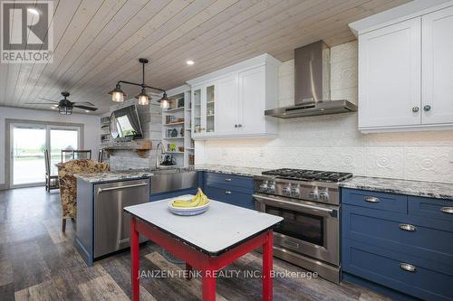 163 Maud Street, Central Elgin (Port Stanley), ON - Indoor Photo Showing Kitchen With Upgraded Kitchen