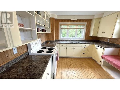 608 E 8Th Avenue, Prince Rupert, BC - Indoor Photo Showing Kitchen With Double Sink