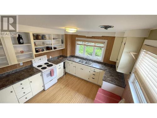 608 E 8Th Avenue, Prince Rupert, BC - Indoor Photo Showing Kitchen