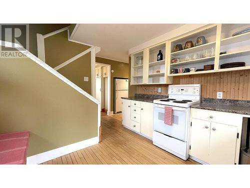 608 E 8Th Avenue, Prince Rupert, BC - Indoor Photo Showing Kitchen