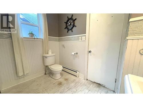 608 E 8Th Avenue, Prince Rupert, BC - Indoor Photo Showing Bathroom