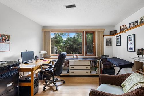 1020 Highway 21, Creston, BC - Indoor Photo Showing Office