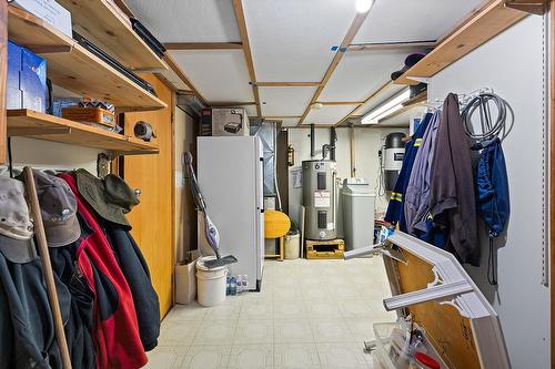 1020 Highway 21, Creston, BC - Indoor Photo Showing Other Room