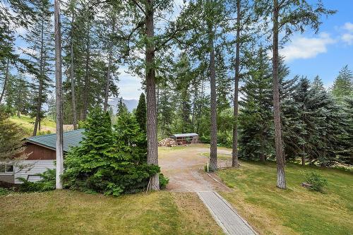 1020 Highway 21, Creston, BC - Outdoor