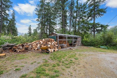 1020 Highway 21, Creston, BC - Outdoor