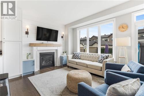 291 Avro Circle, Ottawa, ON - Indoor Photo Showing Living Room With Fireplace