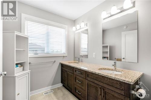 291 Avro Circle, Ottawa, ON - Indoor Photo Showing Bathroom