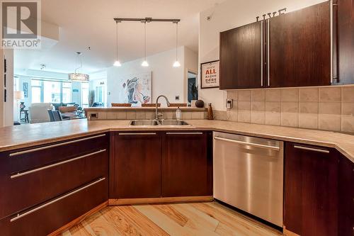 1128 Sunset Drive Unit# 1402, Kelowna, BC - Indoor Photo Showing Kitchen With Double Sink