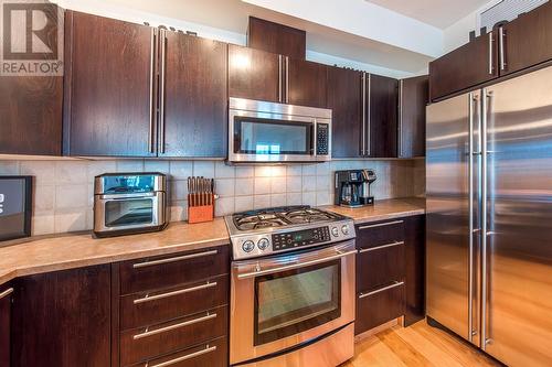 1128 Sunset Drive Unit# 1402, Kelowna, BC - Indoor Photo Showing Kitchen With Stainless Steel Kitchen