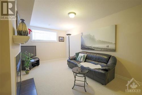 6077 North Bluff Drive, Ottawa, ON - Indoor