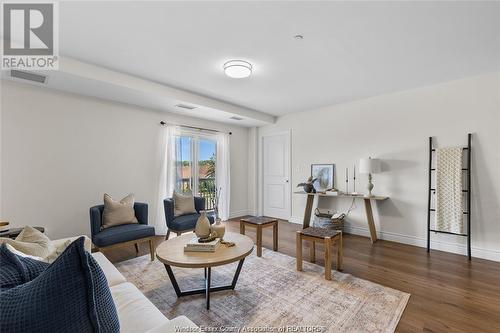 1489 Banwell Road Unit# 226, Windsor, ON - Indoor Photo Showing Living Room