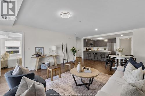 1489 Banwell Road Unit# 226, Windsor, ON - Indoor Photo Showing Living Room