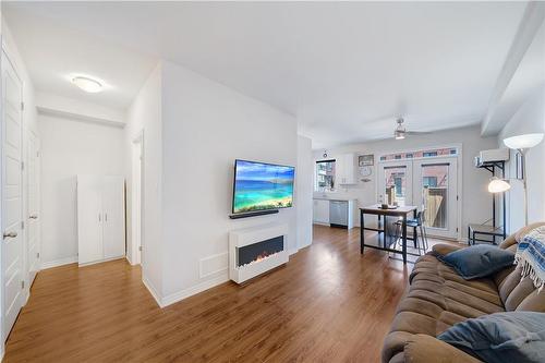 290 Barton Street W|Unit #6, Hamilton, ON - Indoor Photo Showing Living Room