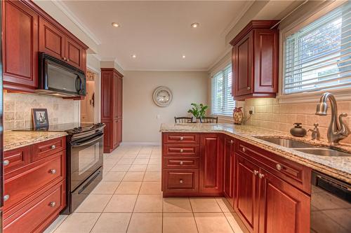650 Ramsgate Road, Burlington, ON - Indoor Photo Showing Kitchen With Double Sink