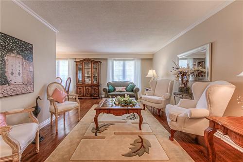 650 Ramsgate Road, Burlington, ON - Indoor Photo Showing Living Room