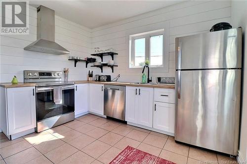 34 Riverside Drive, Shediac, NB - Indoor Photo Showing Kitchen