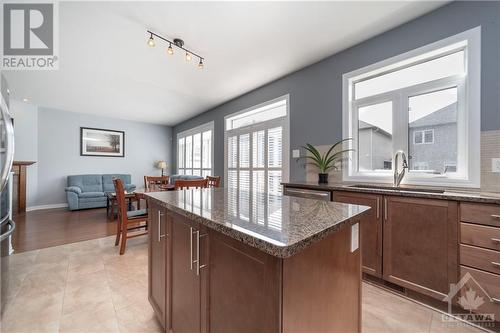 23 Hibiscus Way, Ottawa, ON - Indoor Photo Showing Kitchen