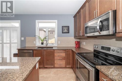 23 Hibiscus Way, Ottawa, ON - Indoor Photo Showing Kitchen