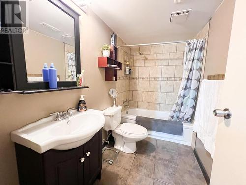 1026 10Th  Avenue, Invermere, BC - Indoor Photo Showing Bathroom