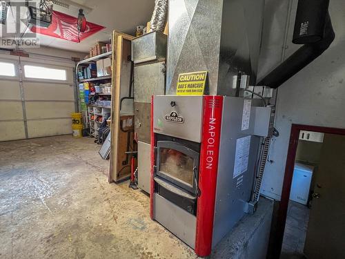 1026 10Th  Avenue, Invermere, BC - Indoor Photo Showing Garage