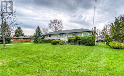 36 Ridgeway Avenue, Guelph (Pine Ridge), ON - Outdoor