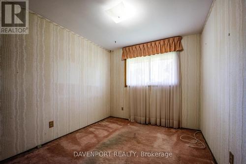 36 Ridgeway Avenue, Guelph (Pine Ridge), ON - Indoor Photo Showing Other Room