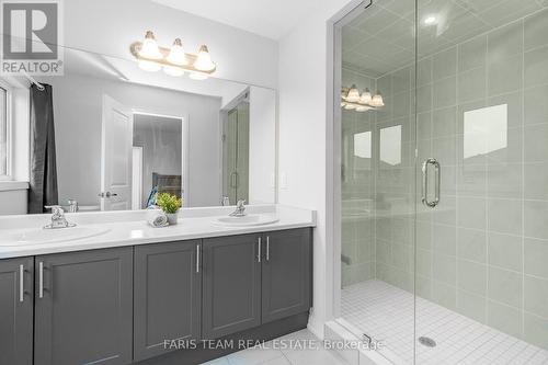 104 Corley Street, Kawartha Lakes, ON - Indoor Photo Showing Bathroom
