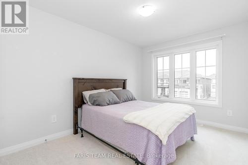 104 Corley Street, Kawartha Lakes, ON - Indoor Photo Showing Bedroom