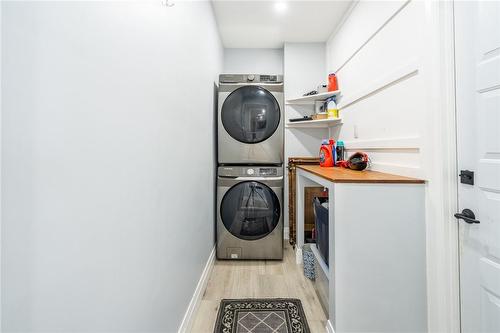 9 Delawana Drive, Hamilton, ON - Indoor Photo Showing Laundry Room