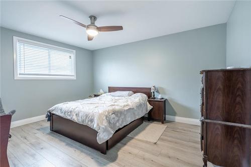 9 Delawana Drive, Hamilton, ON - Indoor Photo Showing Bedroom