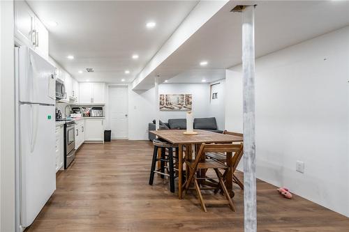 9 Delawana Drive, Hamilton, ON - Indoor Photo Showing Dining Room