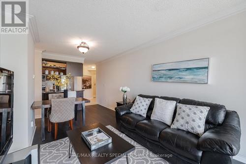 509 - 2391 Central Park Drive, Oakville, ON - Indoor Photo Showing Living Room