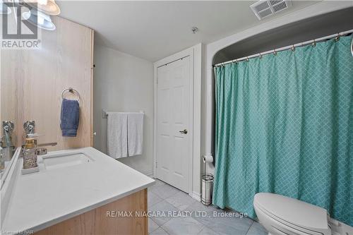 407 - 1440 Bishops Gate, Oakville (Glen Abbey), ON - Indoor Photo Showing Bathroom