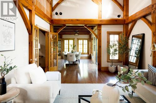 11515 22 Side Road, Halton Hills (Limehouse), ON - Indoor Photo Showing Living Room