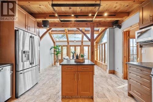 11515 22 Side Road, Halton Hills (Limehouse), ON - Indoor Photo Showing Kitchen