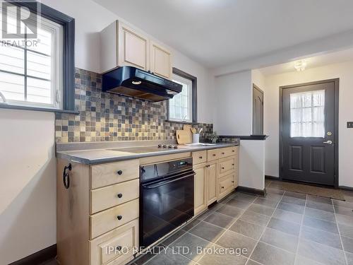 39 Jessie Street, Brampton, ON - Indoor Photo Showing Kitchen