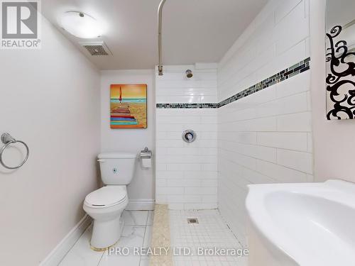 39 Jessie Street, Brampton, ON - Indoor Photo Showing Bathroom