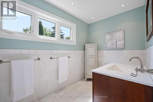 67 Wimbleton Road, Toronto, ON - Indoor Photo Showing Bathroom