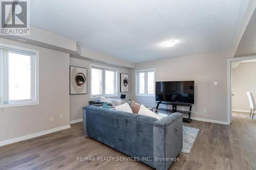 284 - 250 Sunny Meadow Boulevard, Brampton, ON - Indoor Photo Showing Living Room