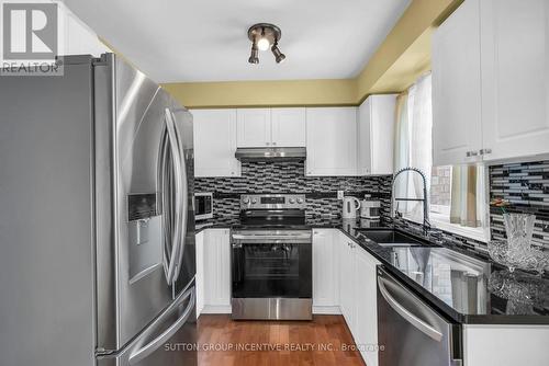 54 Natale Court, Bradford West Gwillimbury (Bradford), ON - Indoor Photo Showing Kitchen With Stainless Steel Kitchen With Upgraded Kitchen