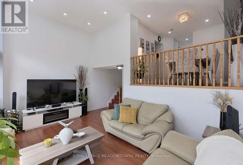 41 - 6060 Snowy Owl Crescent, Mississauga, ON - Indoor Photo Showing Living Room