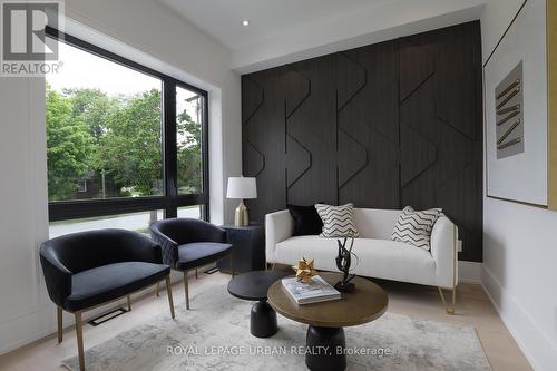 80 Edgecroft Road, Toronto (Stonegate-Queensway), ON - Indoor Photo Showing Living Room