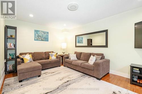 27 Leopard Gate, Brampton, ON - Indoor Photo Showing Living Room