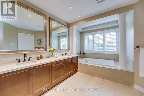 2476 North Ridge Trail, Oakville, ON - Indoor Photo Showing Bathroom