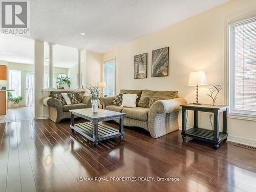 1492 Warbler Road, Oakville, ON - Indoor Photo Showing Living Room