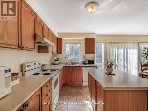 1492 Warbler Road, Oakville, ON - Indoor Photo Showing Kitchen With Double Sink