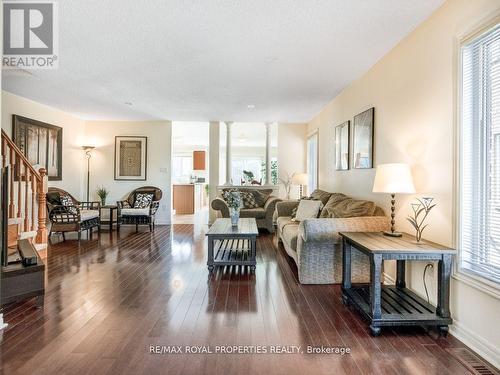 1492 Warbler Road, Oakville, ON - Indoor Photo Showing Living Room